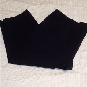Black stretchy pull on capris